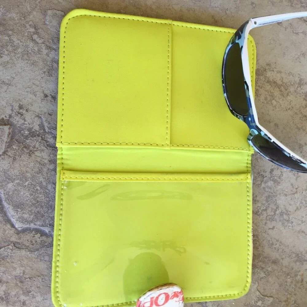 N/A wallet sunglasses